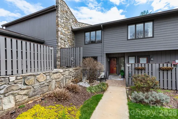 Property Slideshow image 2 of 26 | 515 crowfields ln, Asheville, NC, 28803