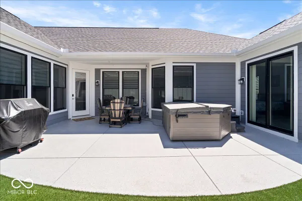 Property Slideshow image 2 of 30 | 9163 bryce cir, Zionsville, IN, 46077