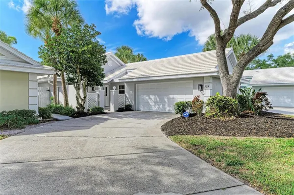 Property Slideshow image 2 of 78 | 729 brightside crescent dr 33, Venice, FL, 34293