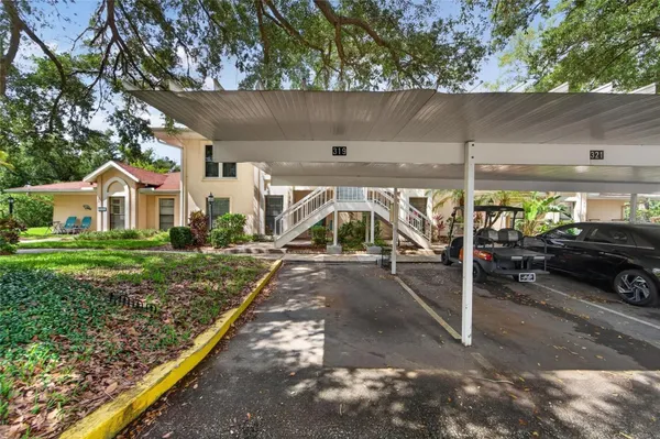 Property Slideshow image 2 of 54 | 319 knottwood ct 2, Sun City Center, FL, 33573