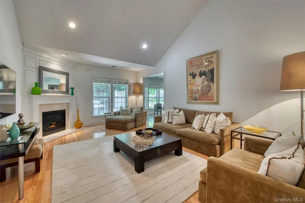 Property Slideshow image 3 of 29 | 171 jonathan ln, Southampton, NY, 11977