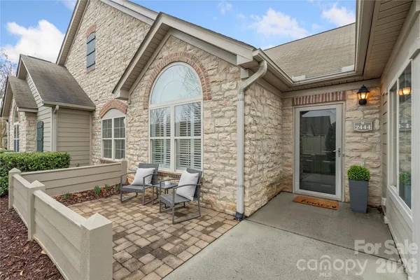 Property Slideshow image 3 of 43 | 2444 coltsview ln, Matthews, NC, 28105