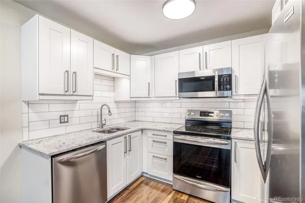 Property Slideshow image 2 of 12 | 695 s alton way unit 1d, Denver, CO, 80247