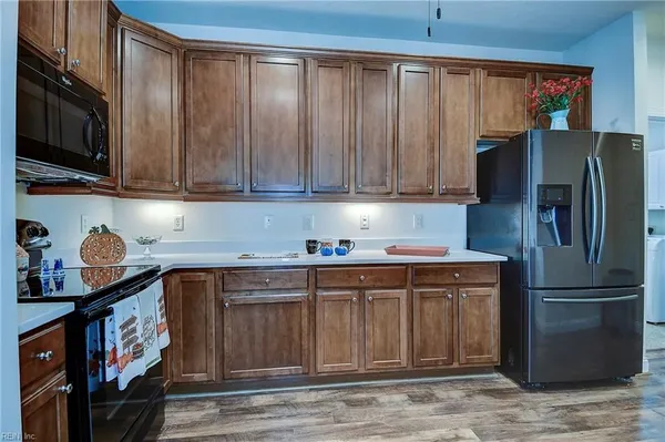 Property Slideshow image 3 of 49 | 1534 carrolton way, Chesapeake, VA, 23320