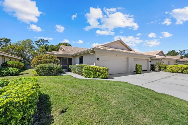 Property Slideshow image 3 of 33 | 7205 wood creek dr 16, Sarasota, FL, 34231