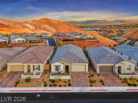 Property Slideshow image 2 of 86 | 80 tatahatso point st, Henderson, NV, 89011