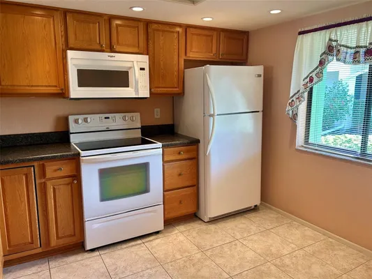 Property Slideshow image 2 of 26 | 2514 royal pines cir 25d, Clearwater, FL, 33763