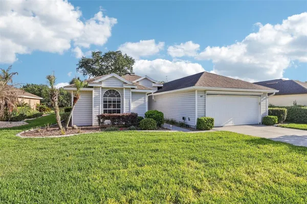Property Slideshow image 2 of 56 | 587 juniper way, Tavares, FL, 32778