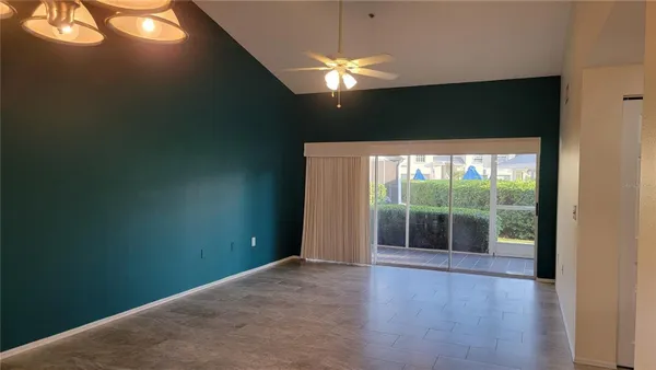Property Slideshow image 2 of 22 | 6330 green oak cir # 6330, Bradenton, FL, 34203