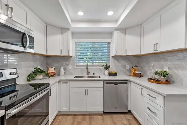 Property Slideshow image 2 of 39 | 16566 caminito vecinos 25, San Diego, CA, 92128