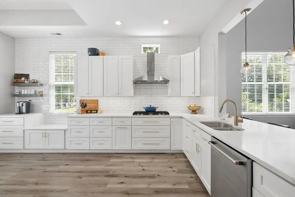 Property Slideshow image 3 of 36 | 3898 valhalla dr, Elgin, IL, 60124