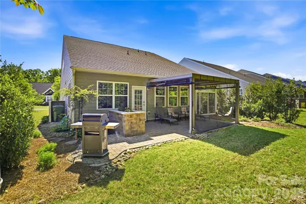 Property Slideshow image 2 of 48 | 124 van gogh trl, Mount Holly, NC, 28120