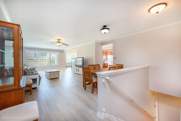 Property Slideshow image 3 of 33 | 2661 venetian ln, Elgin, IL, 60124
