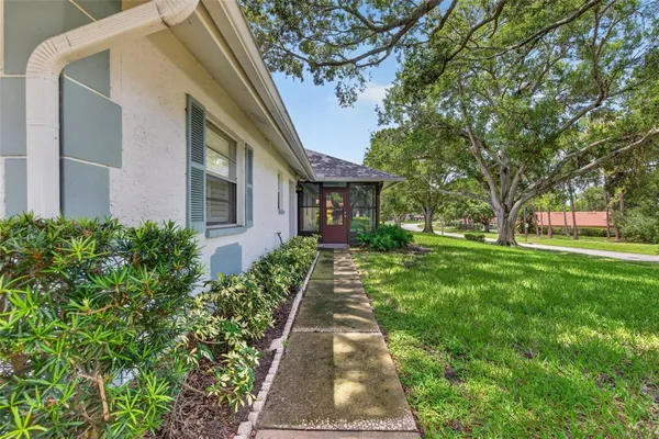 Property Slideshow image 2 of 53 | 1275 stonehaven ln, Dunedin, FL, 34698