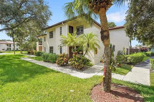 Property Slideshow image 3 of 52 | 7951 eastlake dr d, Boca Raton, FL, 33433