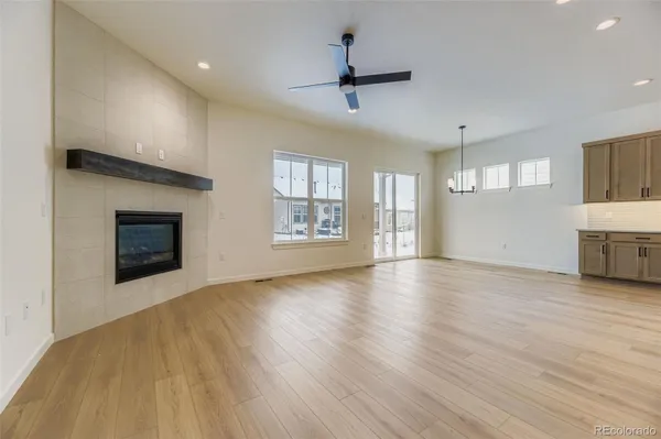 Property Slideshow image 3 of 28 | 8942 s riviera way, Aurora, CO, 80016