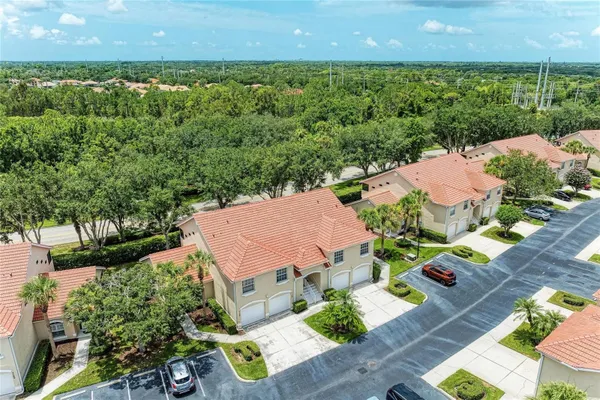 Property Slideshow image 2 of 55 | 7126 cedar hollow cir, Bradenton, FL, 34203