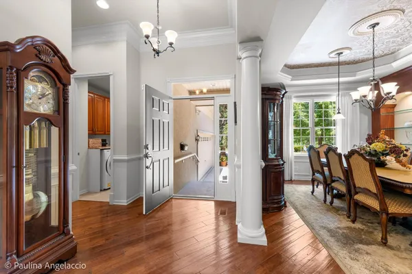 Property Slideshow image 2 of 32 | 25 aztec ct, South Barrington, IL, 60010