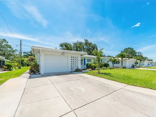 Property Slideshow image 2 of 35 | 9259 142nd st, Seminole, FL, 33776