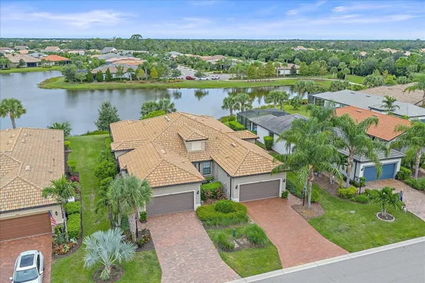 Property Slideshow image 2 of 41 | 17535 hampton falls ter, Bradenton, FL, 34202