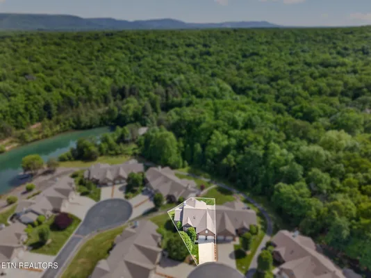 Property Slideshow image 2 of 50 | 152 lafayette ter 25, Crossville, TN, 38558