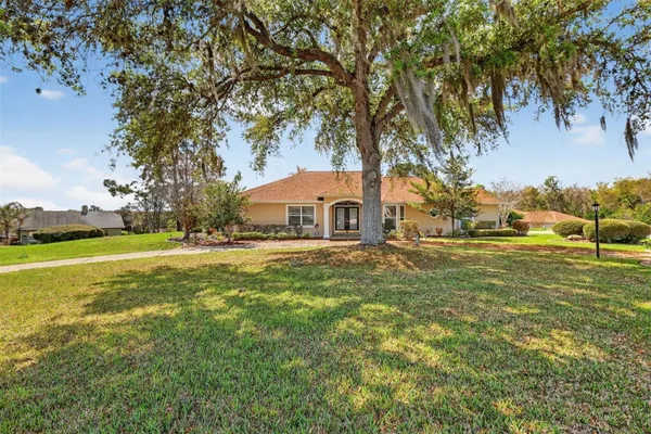 Property Slideshow image 3 of 40 | 39125 tacoma dr, Lady Lake, FL, 32159