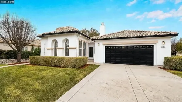 Property Slideshow image 3 of 57 | 175 oakridge way, Rio Vista, CA, 94571