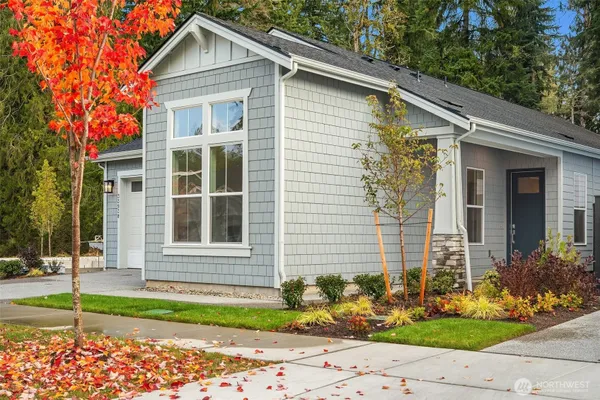 Property Slideshow image 2 of 31 | 33938 calla lily pl se, Black Diamond, WA, 98010