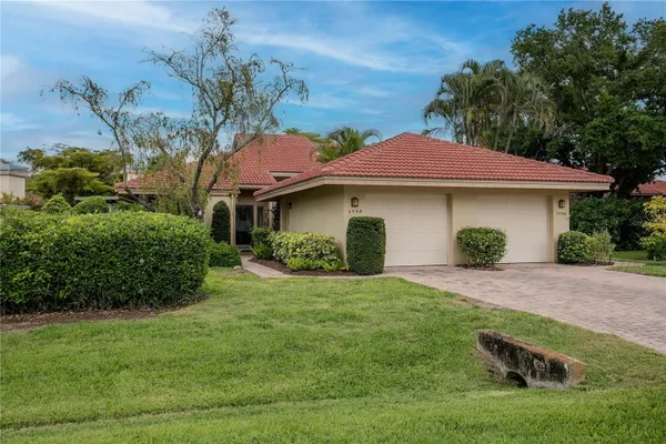 Property Slideshow image 2 of 43 | 1732 kestral park way 43, Sarasota, FL, 34231