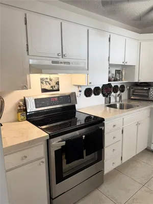 Property Slideshow image 3 of 22 | 7465 bay island dr 312, South Pasadena, FL, 33707