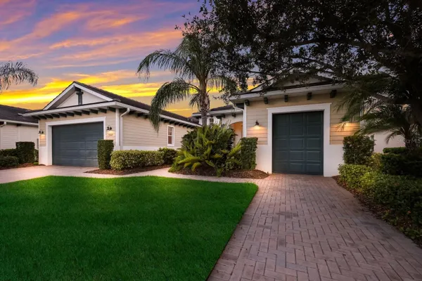 Property Slideshow image 3 of 80 | 5209 lake overlook ave, Bradenton, FL, 34208