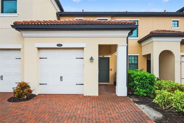 Property Slideshow image 2 of 91 | 10047 crooked creek dr 201, Venice, FL, 34293