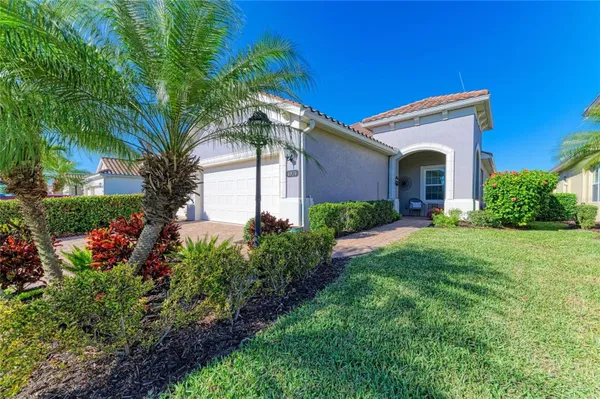 Property Slideshow image 2 of 60 | 6906 playa bella dr, Bradenton, FL, 34209