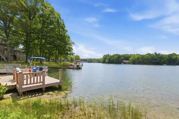Property Slideshow image 2 of 35 | 6 lakeshore ct 101, Crossville, TN, 38558