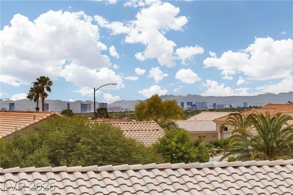 Property Slideshow image 2 of 67 | 2624 spalding dr, Las Vegas, NV, 89134