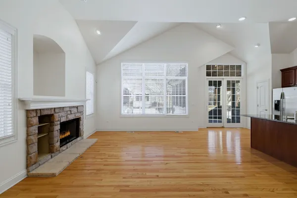 Property Slideshow image 3 of 21 | 1285 stonebriar ct, Naperville, IL, 60540