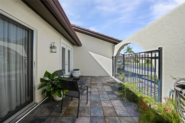 Property Slideshow image 2 of 35 | 3861 el poinier ct # 8723, Sarasota, FL, 34232