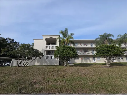 Property Slideshow image 2 of 50 | 960 virginia st 201, Dunedin, FL, 34698