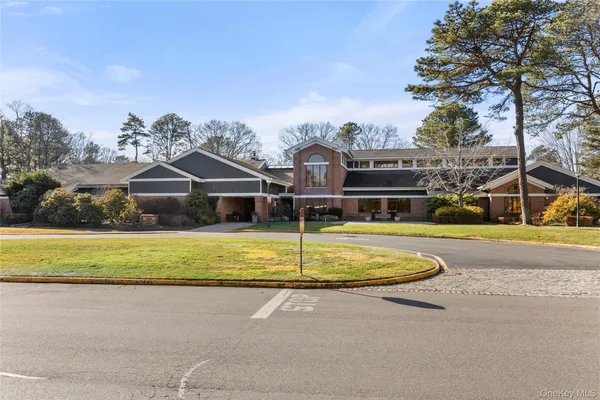 Property Slideshow image 3 of 27 | 77 glen dr, Ridge, NY, 11961