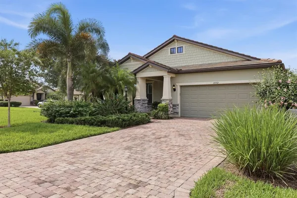 Property Slideshow image 2 of 75 | 16932 pelham pl, Lakewood Ranch, FL, 34202