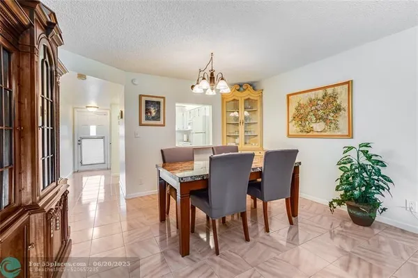 Property Slideshow image 3 of 58 | 811 s hollybrook dr 103, Pembroke Pines, FL, 33025