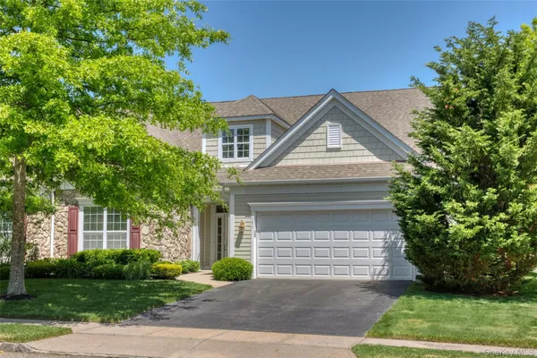 Property Slideshow image 2 of 29 | 171 jonathan ln, Southampton, NY, 11977