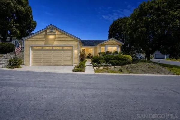 Property Slideshow image 2 of 48 | 4470 garnet ln, Oceanside, CA, 92056