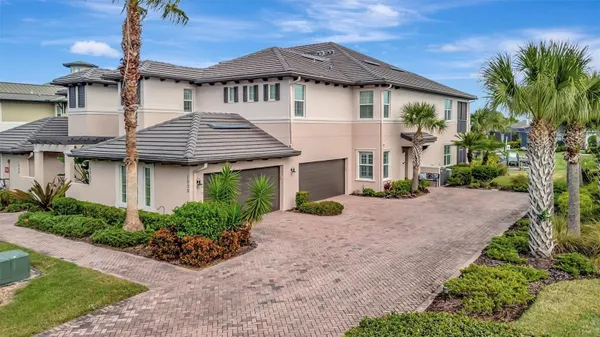 Property Slideshow image 2 of 80 | 1005 riverscape st, Bradenton, FL, 34208