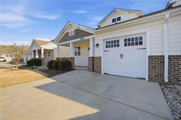 Property Slideshow image 3 of 31 | 3943 rex cir, Chesapeake, VA, 23321