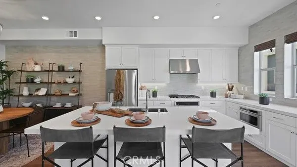 Property Slideshow image 2 of 36 | 965 walnut ter, Montebello, CA, 90640