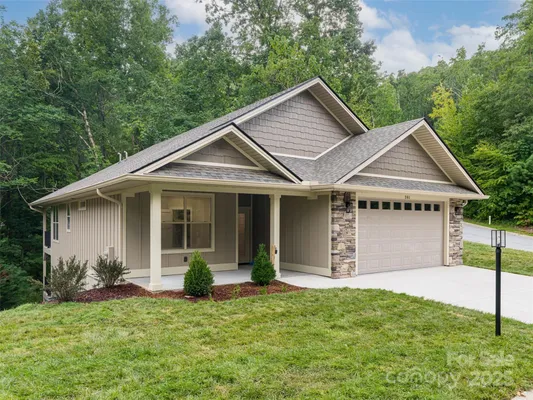 Property Slideshow image 2 of 48 | 281 carriage crest dr, Hendersonville, NC, 28791