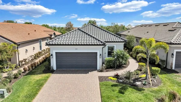 Property Slideshow image 2 of 55 | 3113 tolmino ct, Lakewood Ranch, FL, 34211