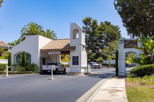 Property Slideshow image 3 of 18 | 4950 lerkas way, Oceanside, CA, 92056