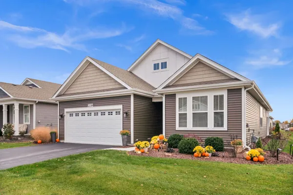 Property Slideshow image 3 of 39 | 239 durham st, North Aurora, IL, 60542